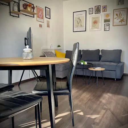 Cozy Free Parking Wi-fi Netflix Apartment *